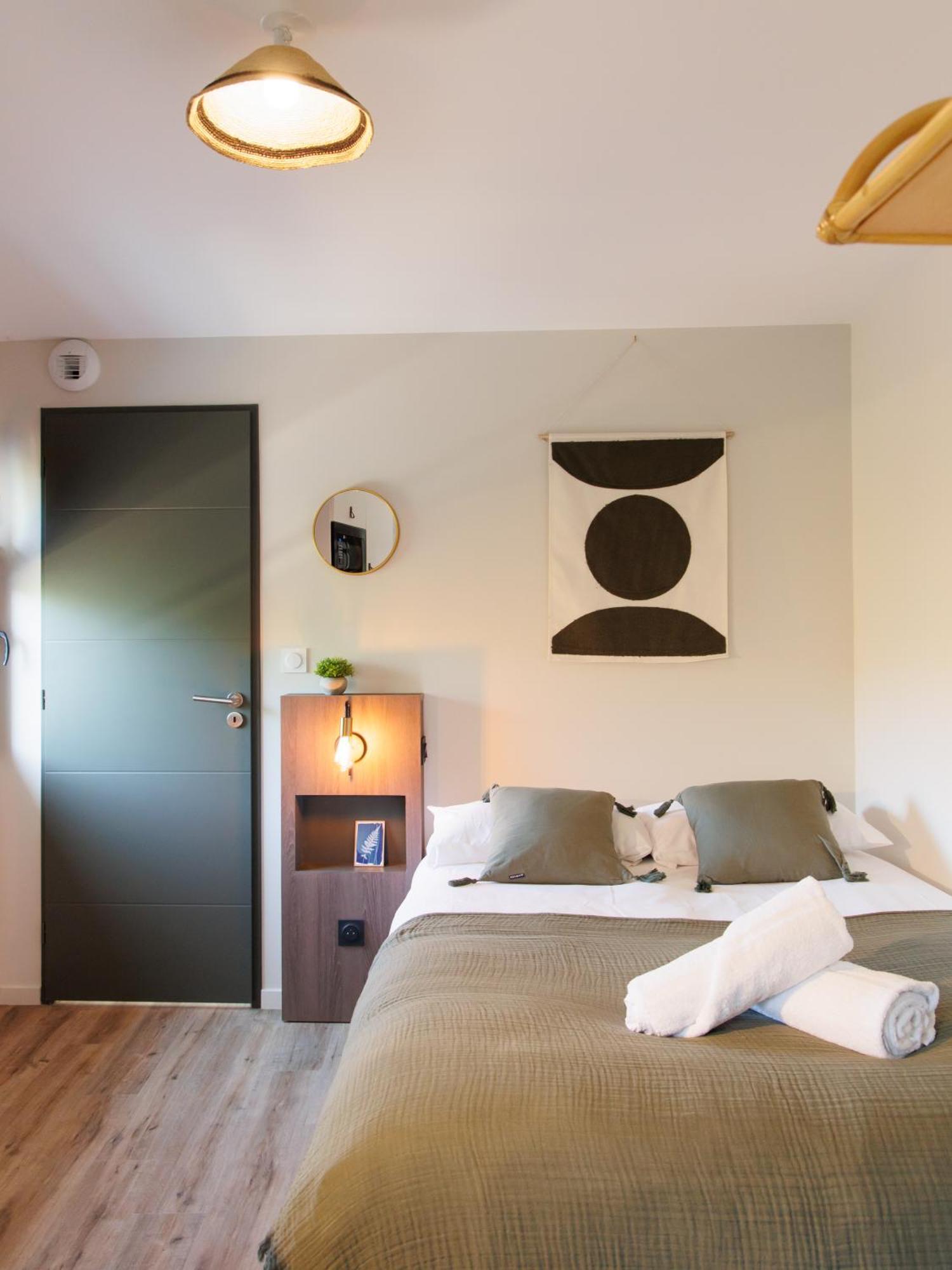 Appart'Hotel Le Corot - Acces Autonome - Saint-Junien Centre Extérieur photo
