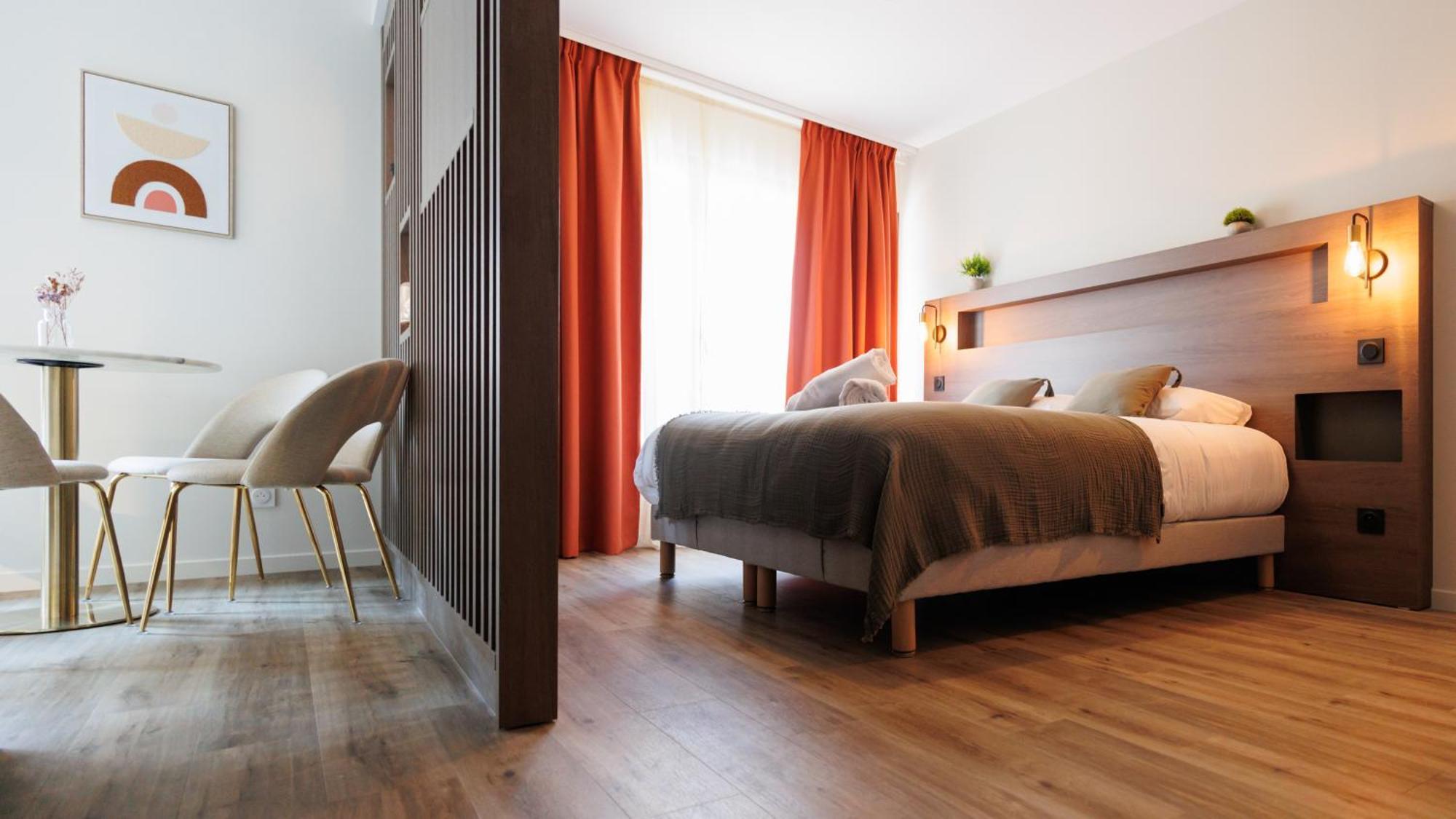 Appart'Hotel Le Corot - Acces Autonome - Saint-Junien Centre Extérieur photo