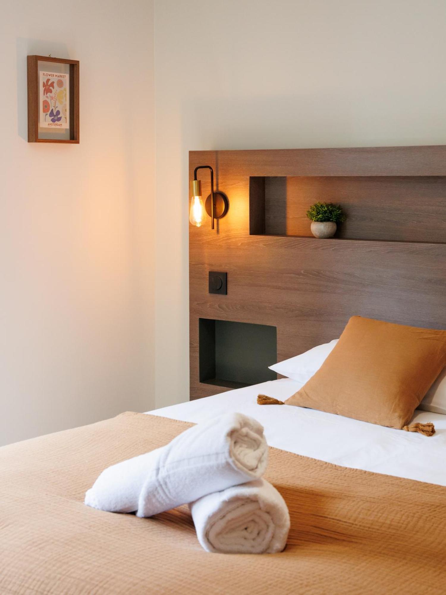 Appart'Hotel Le Corot - Acces Autonome - Saint-Junien Centre Extérieur photo