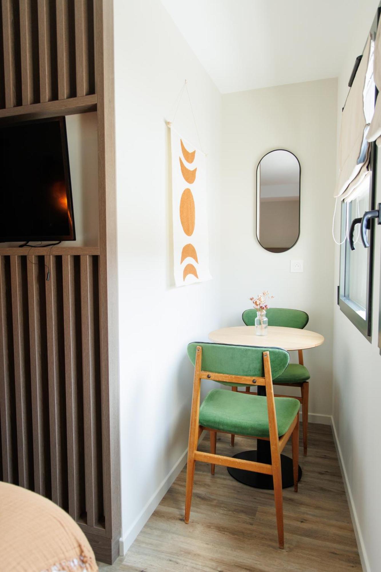 Appart'Hotel Le Corot - Acces Autonome - Saint-Junien Centre Extérieur photo