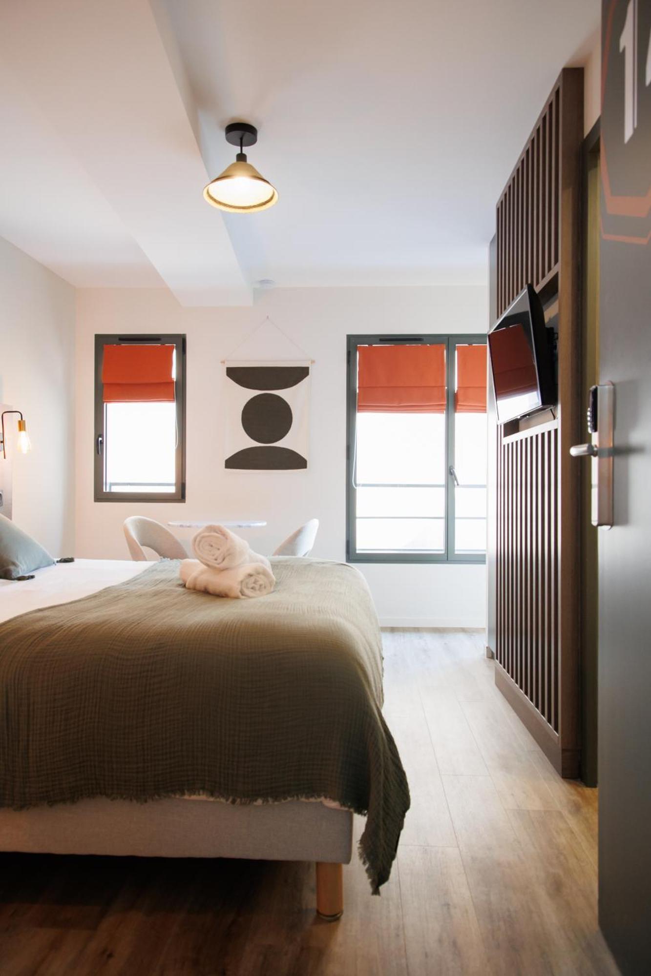 Appart'Hotel Le Corot - Acces Autonome - Saint-Junien Centre Extérieur photo