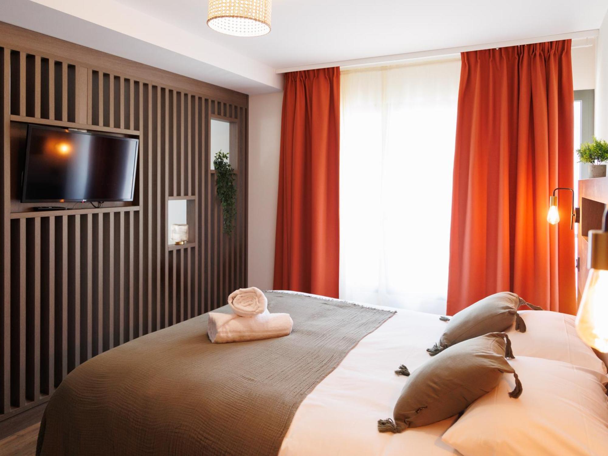 Appart'Hotel Le Corot - Acces Autonome - Saint-Junien Centre Extérieur photo