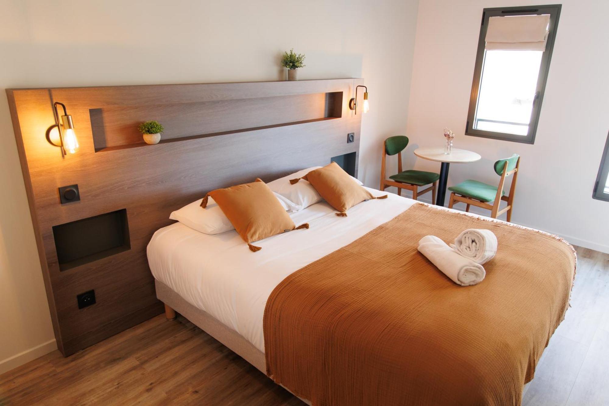 Appart'Hotel Le Corot - Acces Autonome - Saint-Junien Centre Extérieur photo