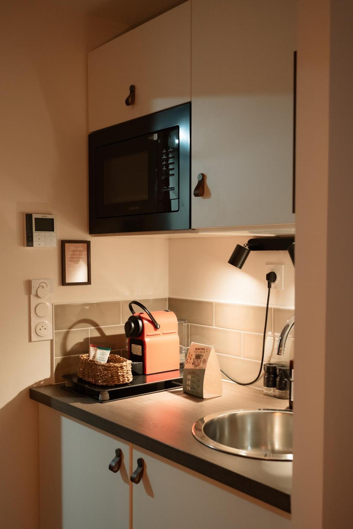 Appart'Hotel Le Corot - Acces Autonome - Saint-Junien Centre Extérieur photo